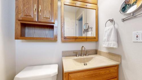 20-Bathroom-10053-N-Chase-St-Westminster-CO-80020