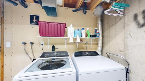 32-Laundry-10053-N-Chase-St-Westminster-CO-80020