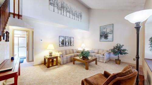 04-Living-area-10104-W-Powers-Ave-Littleton-CO-80127