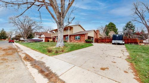 51-Front-yard-1037-E-15th-Ave-Broomfield-CO-80020