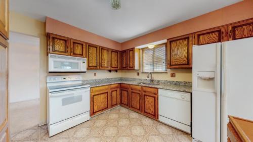 15-Kitchen-10620-W-102nd-Pl-Westminster-CO-80021