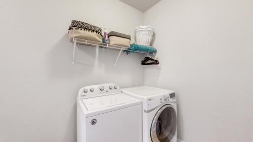 39-Laundry-1069-Mount-Columbia-Dr-Severance-CO-80550