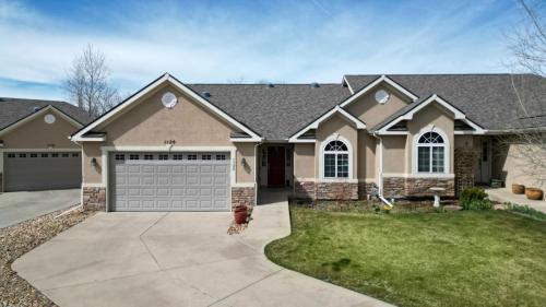 01-Front-yard-1120-Cottonwood-Ct-Johnstown-CO-80534