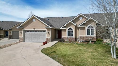 03-Front-yard-1120-Cottonwood-Ct-Johnstown-CO-80534