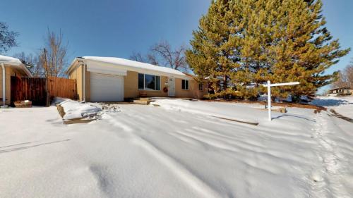 37-Front-yard-1135-S-Gray-St-Lakewood-CO-80232