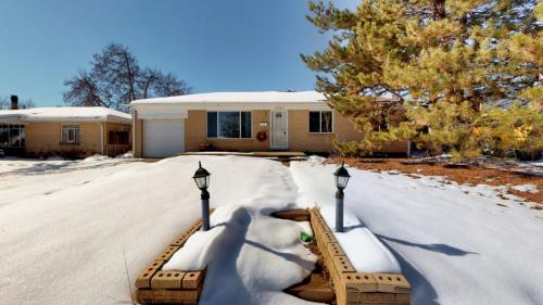 38-Front-yard-1135-S-Gray-St-Lakewood-CO-80232