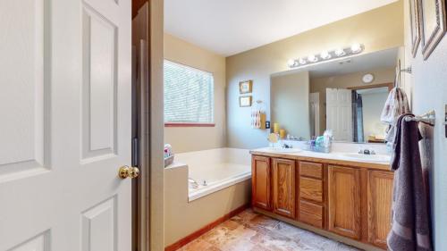 30-Bathroom-1142-52nd-Ave-Ct-Greeley-CO-80634