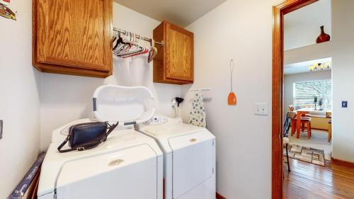 44-Laundry-1142-52nd-Ave-Ct-Greeley-CO-80634
