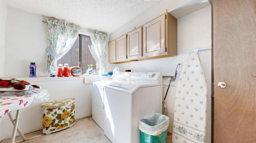 48-Laundry-11454-W-76th-Pl-Arvada-CO-80005