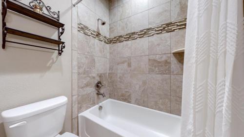 17-Bathroom-11739-Spectacular-Bid-Cir-Colorado-Springs-CO-80921