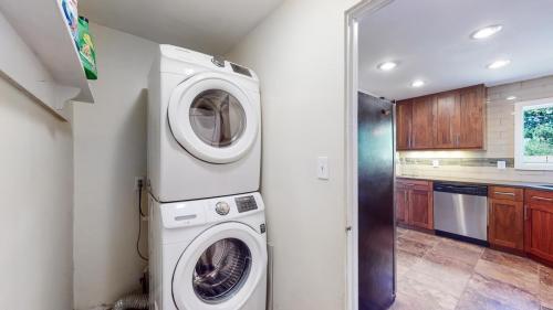 31-Laundry-1207-Joliet-St-Aurora-CO-80010