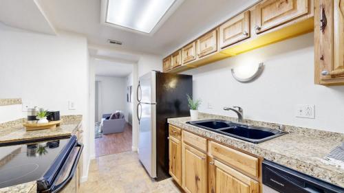11-Kitchen-12101-Melody-Dr-16-202-Westminster-CO-80234