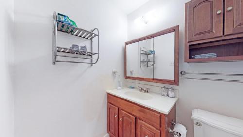 29-Bathroom-1225-S-Oneida-St-Apt-218-Denver-CO-80224