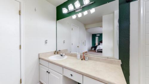32-Bathroom-1231-101st-Ave-Ct-Greeley-CO-80634