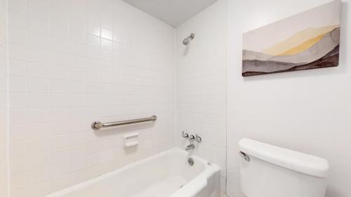 15-Bathroom-1265-Elizabeth-St-Unit-201-Denver-CO-80206