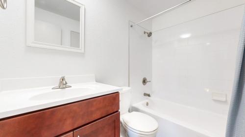 23-Bathroom-12901-W-20th-Ave-Golden-CO-80401