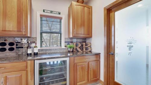 1402-Turin-Dr-Longmont-CO-large-017-047-Butlers-Pantry-1500x1000-72dpi