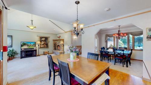 10-Dining-area-1424-16th-Ave-Longmont-CO-80501