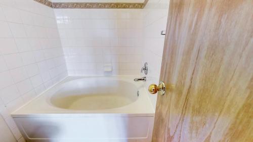 30-Bathroom-1-1426-Reeves-Dr-Fort-Collins-CO-80526