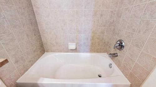 35-Bathroom-2-1426-Reeves-Dr-Fort-Collins-CO-80526