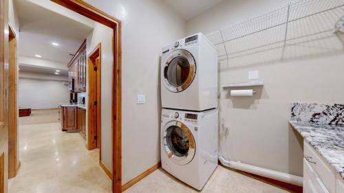 54-Laundry-1485-Gore-Cir-Larkspur-CO-80118
