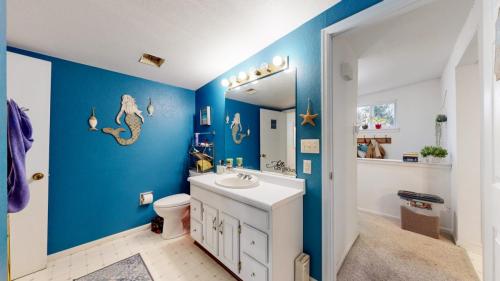 11-Bathroom-1500-17th-Ave-Longmont-CO-80501