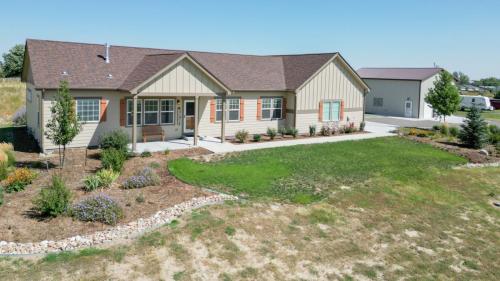 01-Front-yard-153-W-6th-Pl-Byers-CO-80103-USA