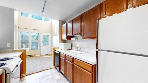 13-Kitchen-1601-W-Swallow-Rd-9E-Fort-Collins-CO-80526