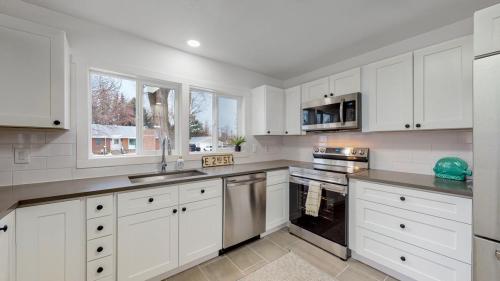 13-Kitchen-1616-22nd-Ave-Greeley-CO-80631