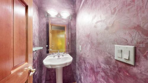 18-Bathroom-1845-Cinnamon-Rd-Larkspur-CO-80118