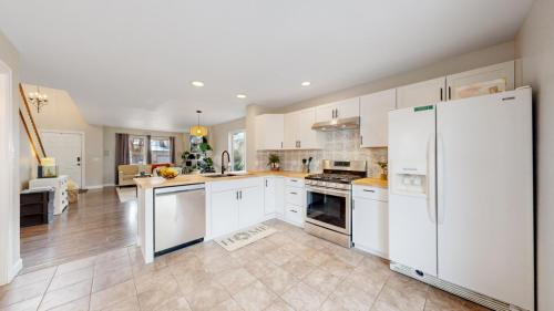 10-Kitchen-1908-Fossil-Creek-Pkwy-Fort-Collins-CO-80528