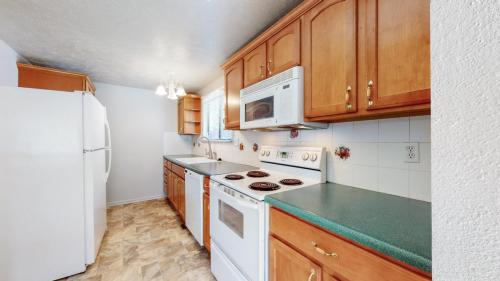09-Kitchen-1918-Cheshire-St-Fort-Collins-CO-80526