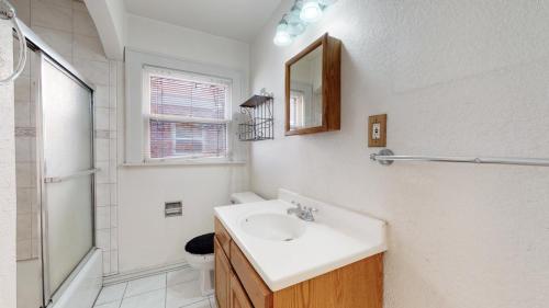 20-Bathroom-1941-S-Washington-St-Denver-CO-80210