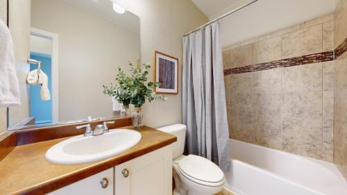 17-Bathroom-2012-80th-Ave-Ct-Greeley-CO-80634