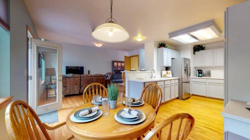 07-Dining-Area-2012-Skye-Ct-Fort-Collins-CO-80528