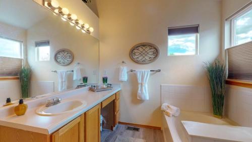 19-bathroom-2-2012-Skye-Ct-Fort-Collins-CO-80528