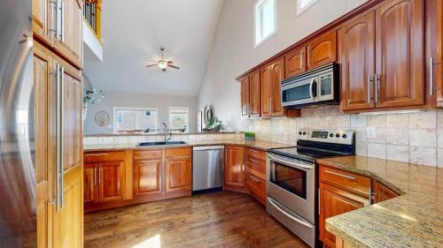 09-Kitchen-2022-81st-Ave-Ct-Greeley-CO-80634