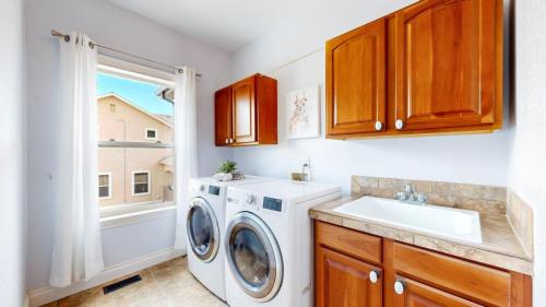 38-Laundry-2022-81st-Ave-Ct-Greeley-CO-80634