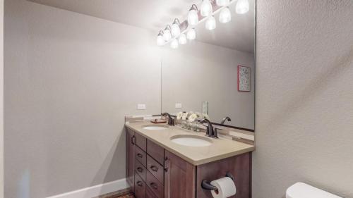 43-Bathroom-2076-Villa-Creek-Cir-Colorado-Springs-CO-80921