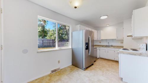 07-Kitchen-2110-4th-St-Greeley-CO-80631