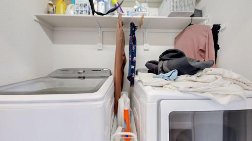 33-Laundry-2145-Yearling-Dr-Fort-Collins-CO-80525