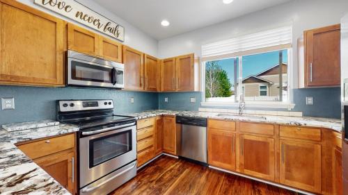 09-Kitchen-2266-76th-Ave-Ct-Greeley-CO-80634