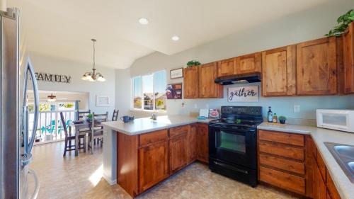 13-Kitchen-2340-75th-Ave-Greeley-CO-80634
