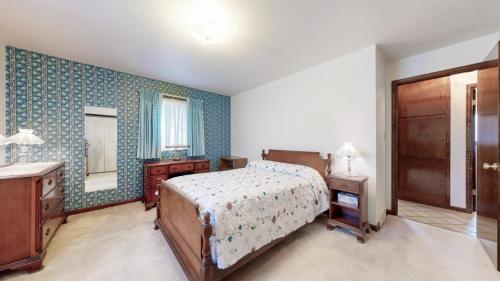 12-Bedroom-2411-W-Lake-St-Fort-Collins-CO-80521