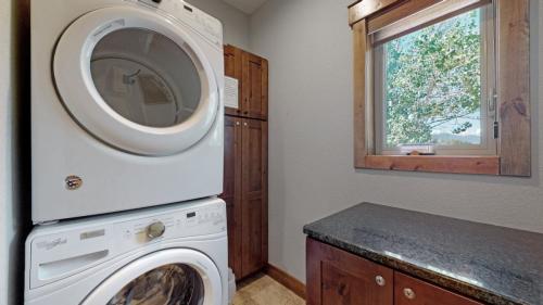 36-Laundry-room-1-2722-Kiowa-Dr-Estes-Park-CO-80517