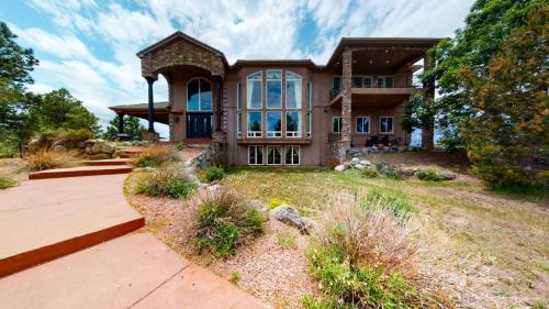 70-Front-yard-2775-E-Highway-105-Monument-CO-80132