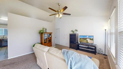 04-Living-area-280-50th-Ave-Greeley-CO-80634