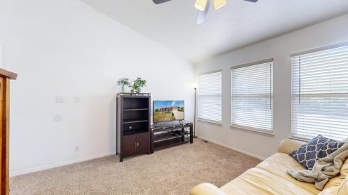 05-Living-area-280-50th-Ave-Greeley-CO-80634