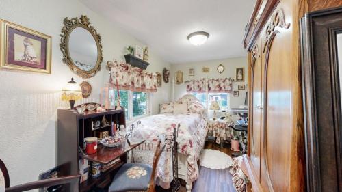 18-Bedroom-305-W-South-1st-St-Johnstown-CO-80534