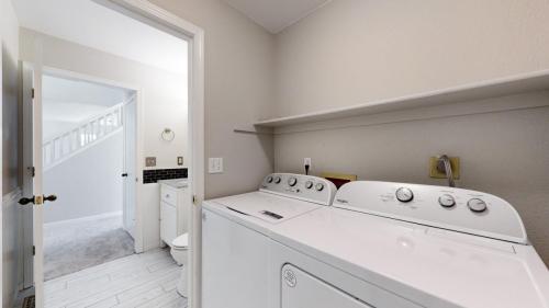 34-Laundry-312-Derry-Dr-Fort-Collins-CO-80525